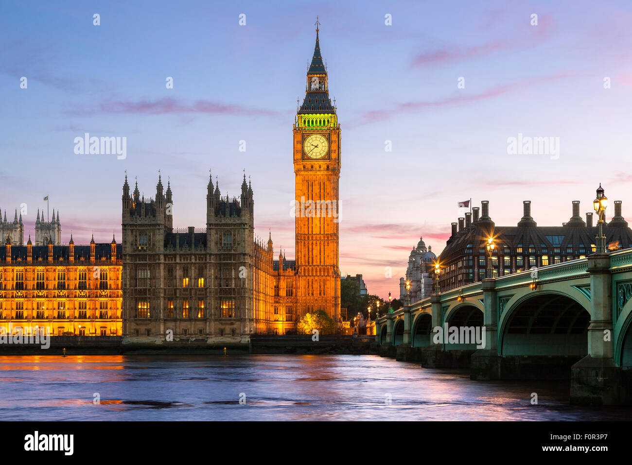 Londres, Parlement et Westminster Bridge at Dusk Banque D'Images