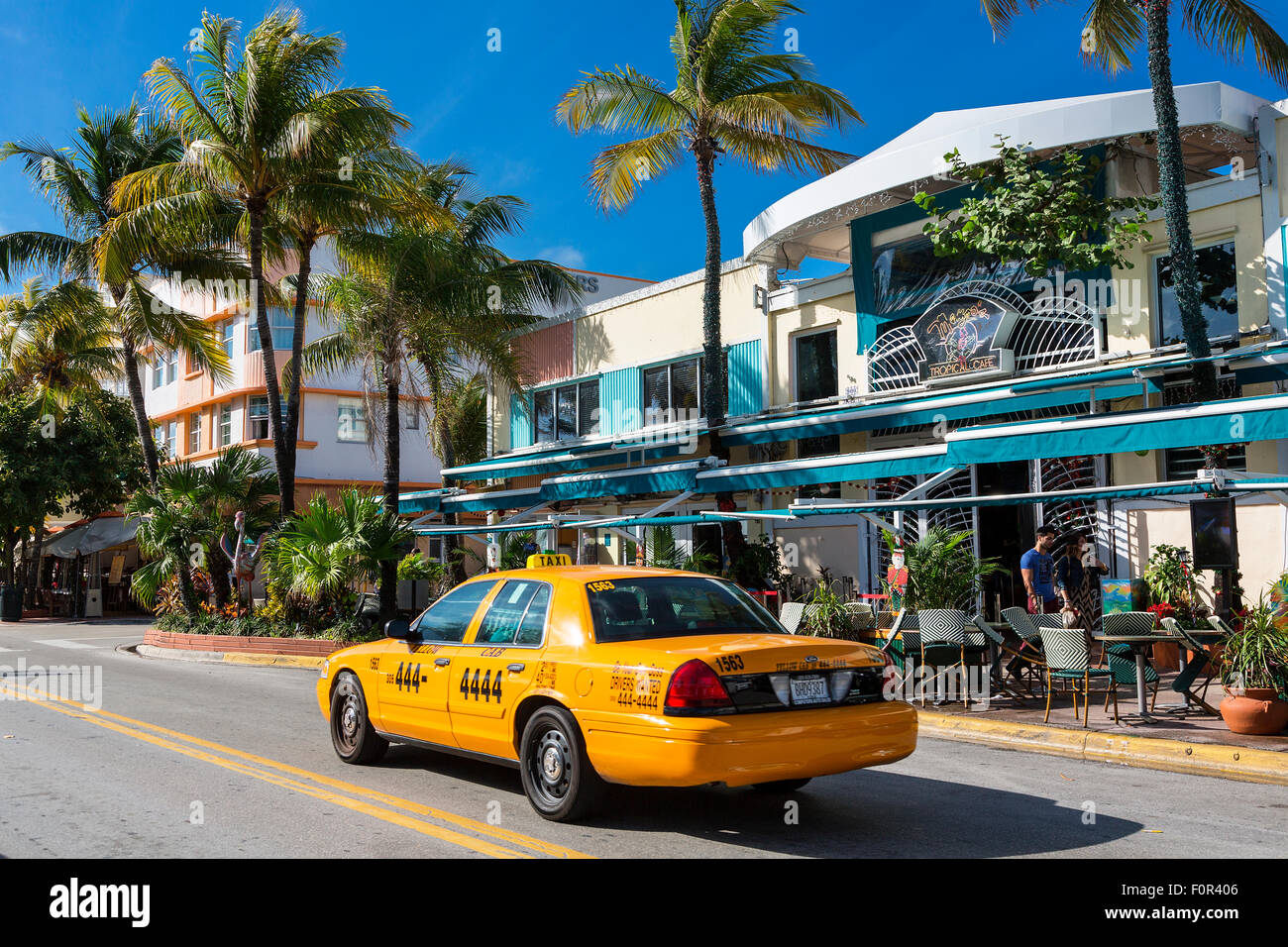 Miami, South Beach, Taxi sur Ocean drive Banque D'Images