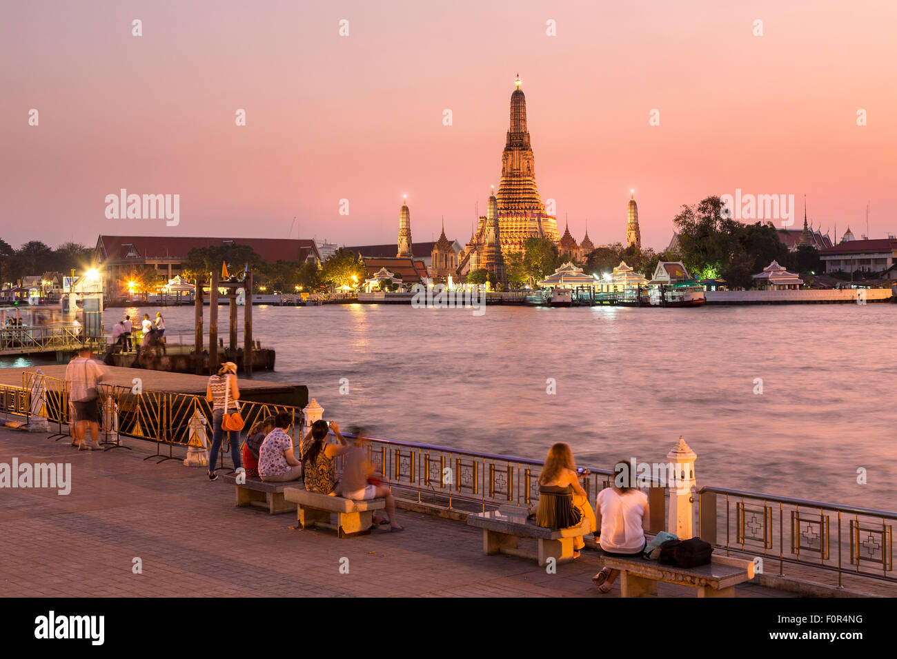 Thaïlande, Bangkok, Wat Arun au crépuscule Banque D'Images