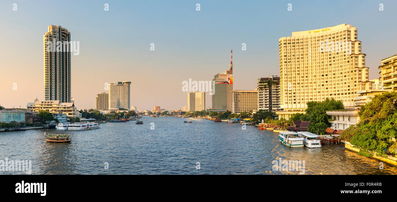 Thaïlande, Bangkok, le trafic sur la rivière Chao Phraya Banque D'Images