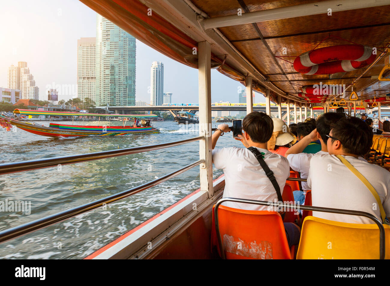 Thaïlande, Bangkok, ,le trafic sur la rivière Chao Phraya Banque D'Images