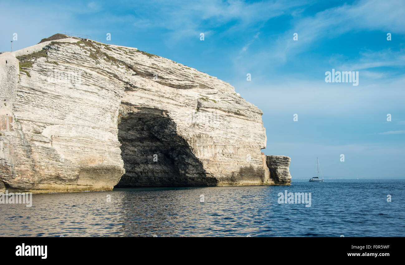 Cave Saint Antoine, falaises de craie, Bonifacio, Corse, France Banque D'Images