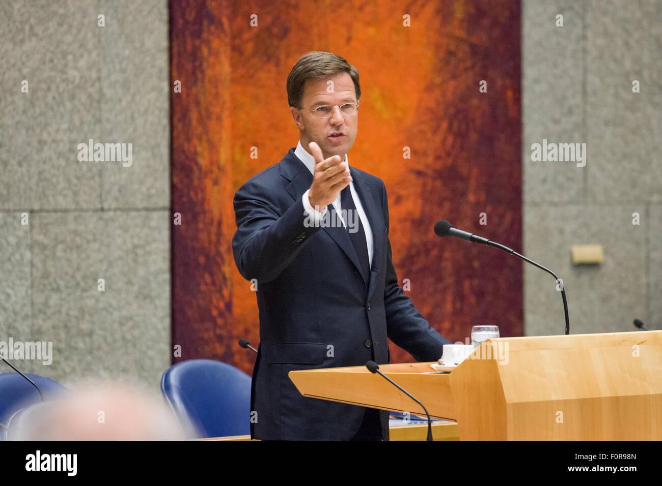 La Haye, Pays-Bas. Août 19, 2015. Le mercredi le parlement néerlandais a été admis au débat sur la contribution du Fonds d'urgence à la Grèce. Paryt de droite Geert Wilders leader accuse le gouvernement actuel d'misallocating fonds et lancé un vote de défiance contre le premier ministre Rutter et son cabinet. Le débat a eu plus de six heures mais avec une petite minorité la motion de censure a été rejetée. © Copyright Jaap Arriens/Alamy vivre Banque D'Images