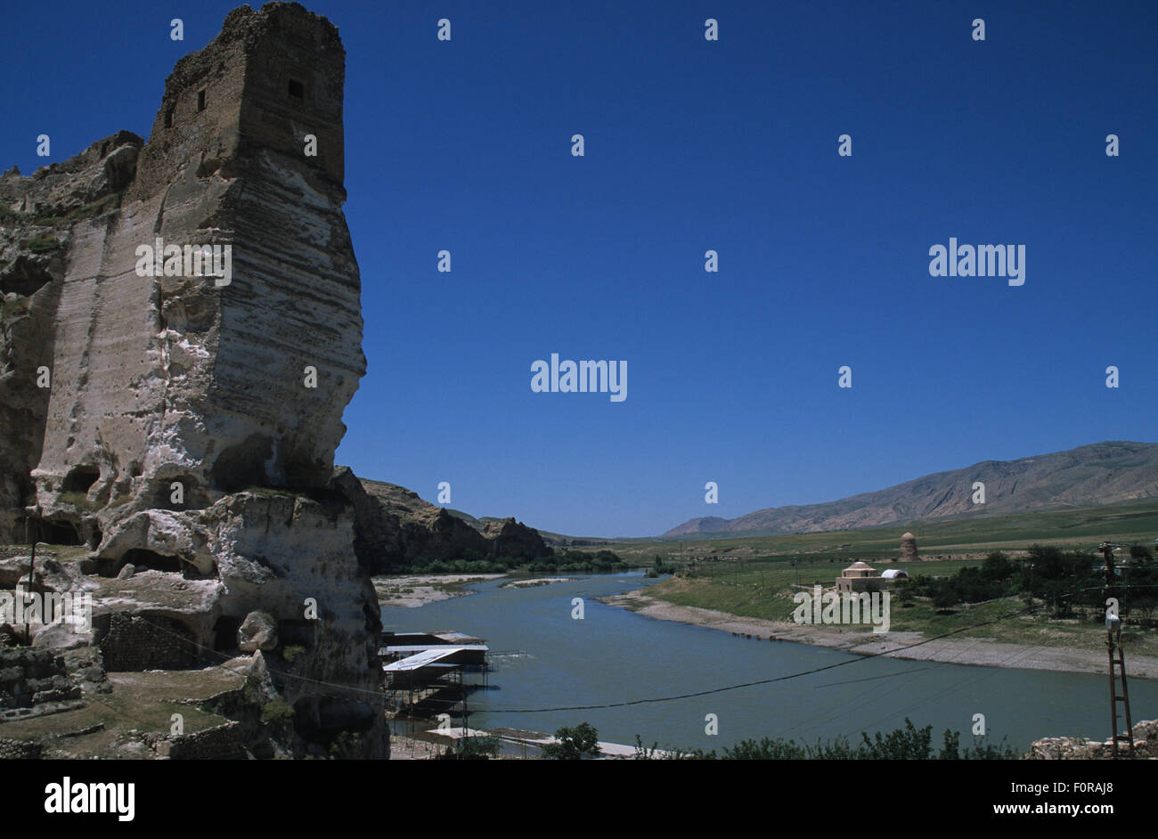 L'ancienne citadelle est maintenant inondée par le barrage Ilisu, Hasankeyf sur le Tigre, au sud-est de la Turquie Banque D'Images