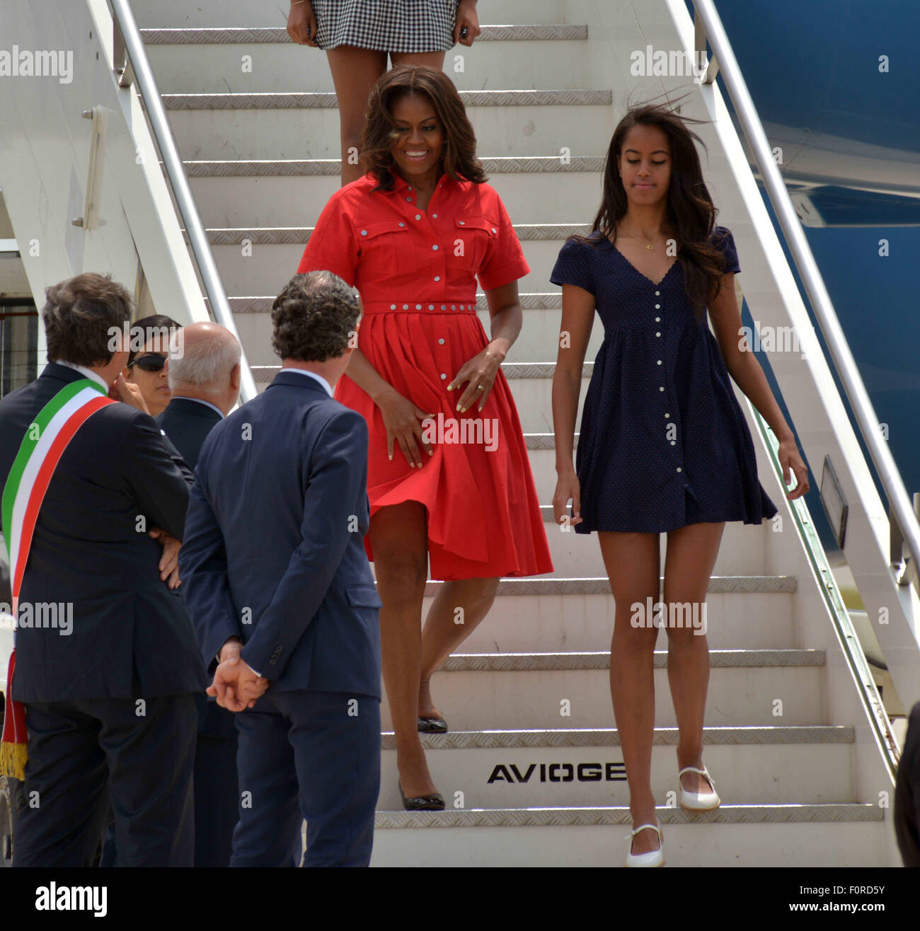 La Première Dame Michelle Obama et ses filles arrivent à l'aéroport Marco Polo à Venise avec : Michelle Obama, Malia Obama Où : Venise, Italie Quand : 19 juin 2015 C Banque D'Images