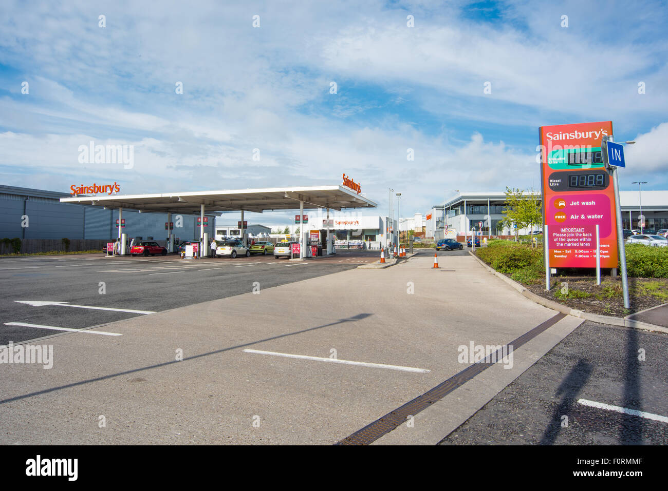 Station essence Sainsburys à Bentley Bridge retail park Wednesfield Wolverhampton, Royaume-Uni Banque D'Images