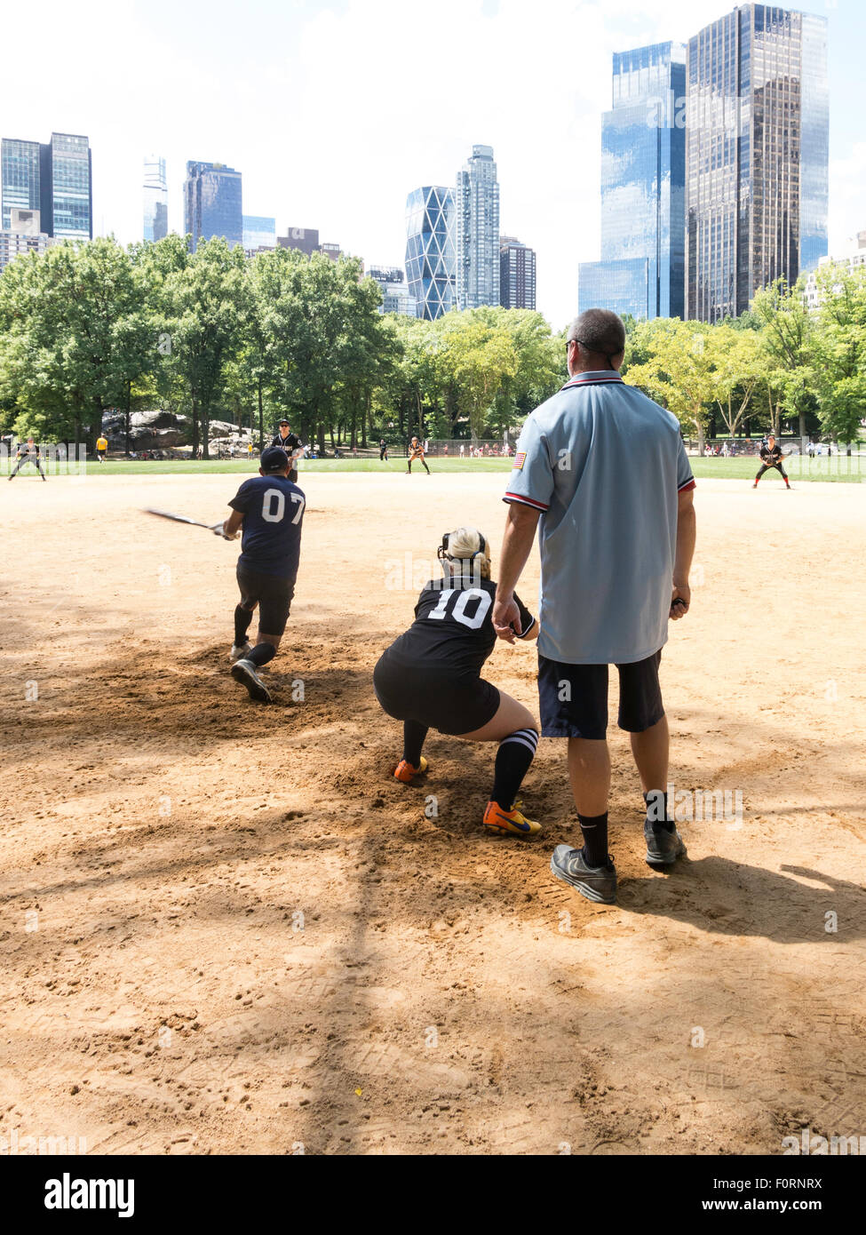 Jeu de balle-molle à Ballfields Heckscher, Central Park, NYC Banque D'Images
