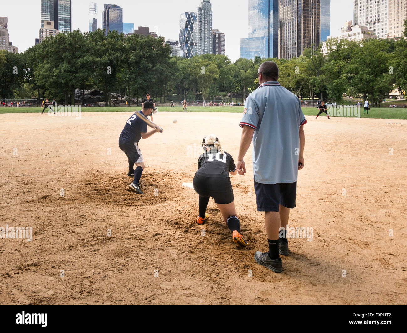 Jeu de balle-molle à Ballfields Heckscher, Central Park, NYC Banque D'Images