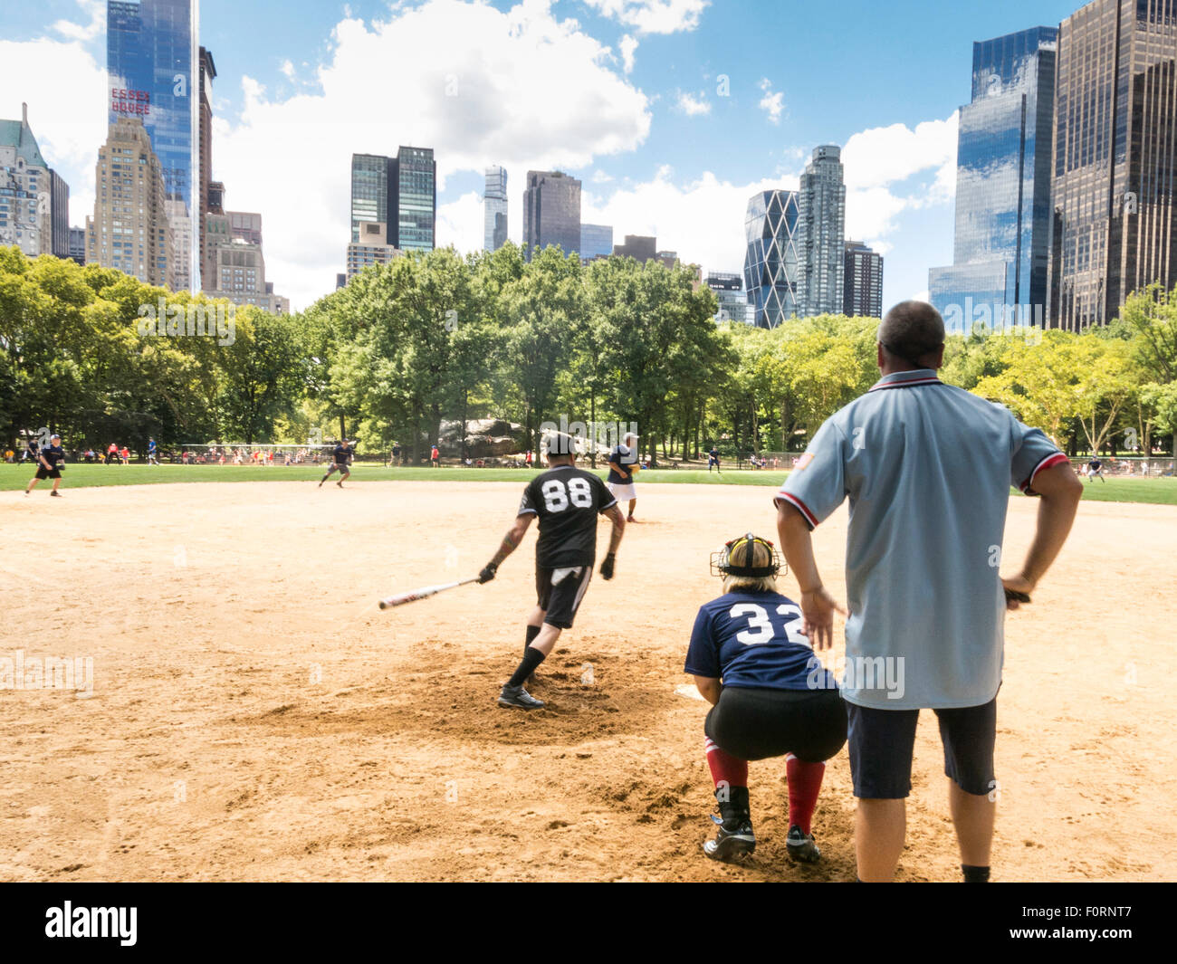 Jeu de balle-molle à Ballfields Heckscher, Central Park, NYC Banque D'Images