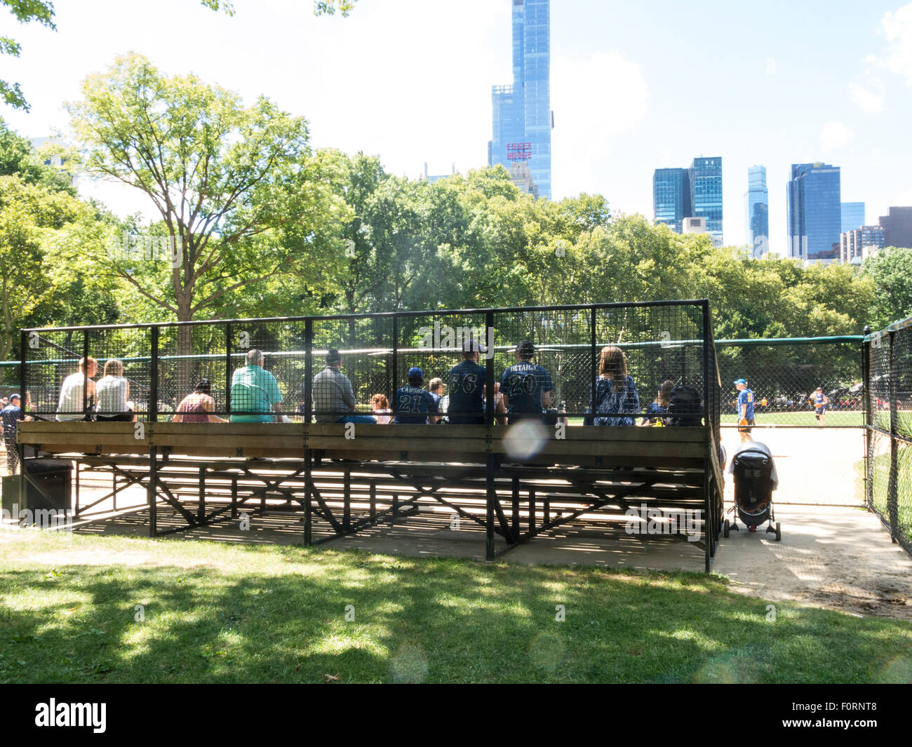 Jeu de balle-molle à Ballfields Heckscher, Central Park, NYC Banque D'Images