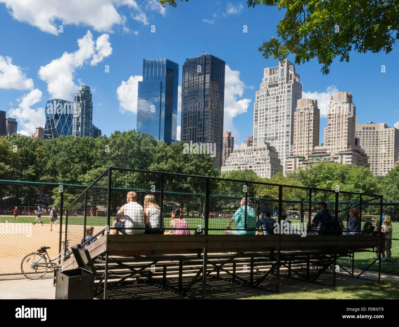 Jeu de balle-molle à Ballfields Heckscher, Central Park, NYC Banque D'Images