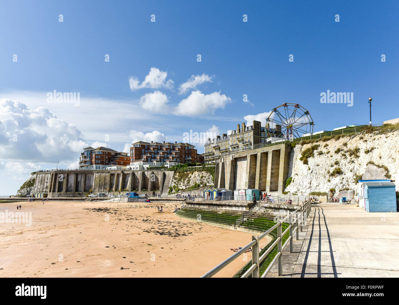 La promenade de Louisa Bay à Broadstairs, Kent. Banque D'Images