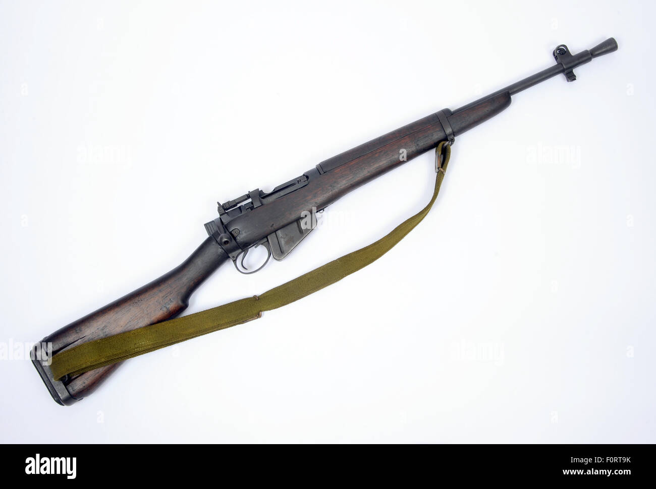 WW11 Lee Enfield britannique numéro 5 baïonnette et carbine jungle comme utilisé en Extrême-Orient contre les Japonais ww2 Banque D'Images