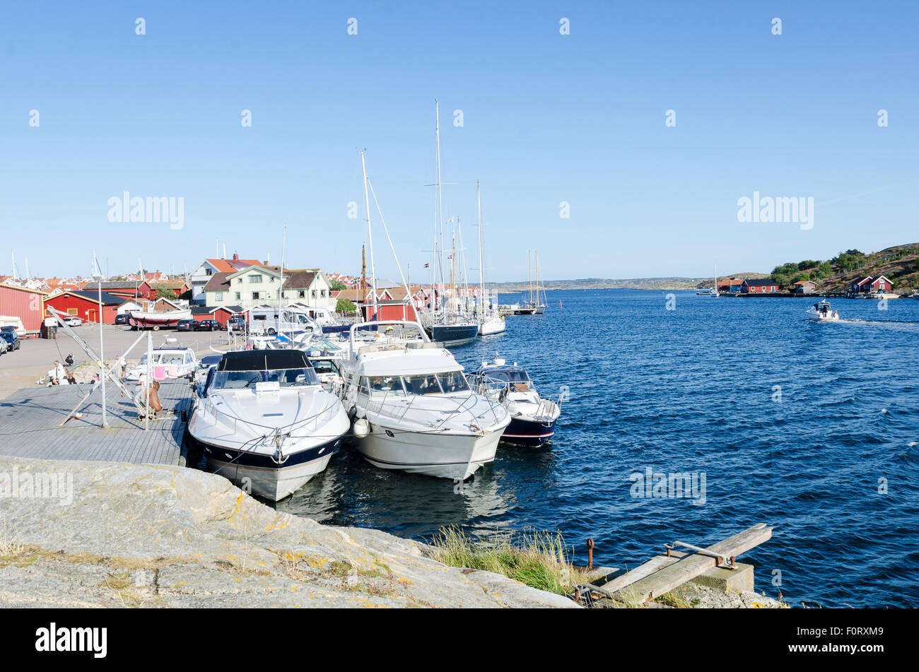 Westcoast suédoise bateau et petite maison sur Orust Banque D'Images