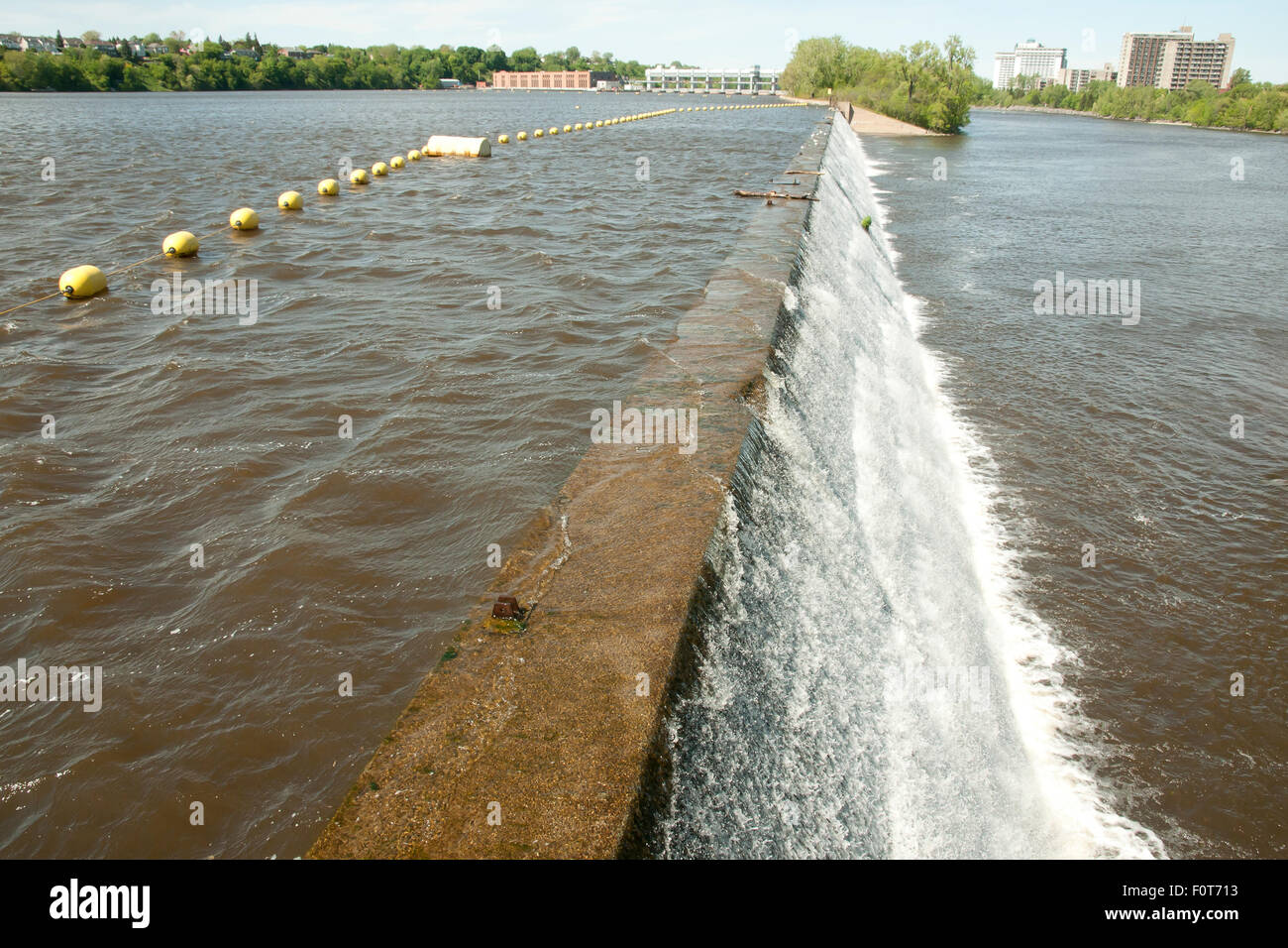Rivière des Prairies - Montréal - Canada Banque D'Images