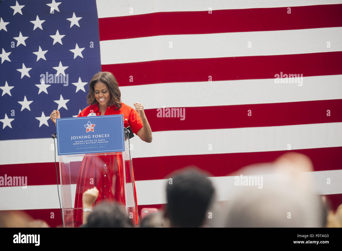 Première Dame des États-Unis Michelle Obama s'adresse à la foule Village Camp Ederle, lors d'une tournée de l'Italie avec : Michelle Obama Où : Venise, Italie : 19 Jun 2015 Quand Banque D'Images