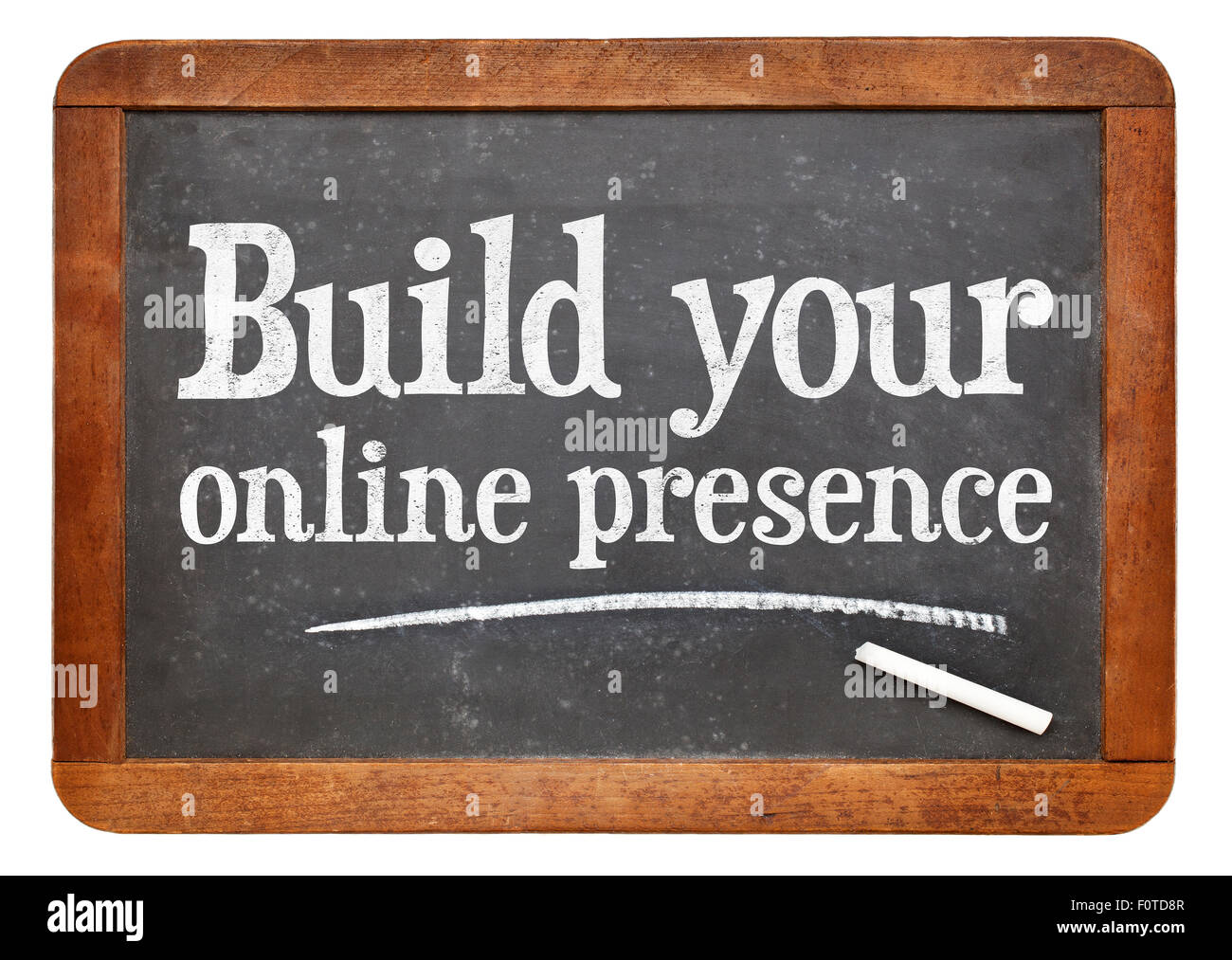 Construire votre présence en ligne - marketing internet concept - un texte sur un tableau noir ardoise vintage Banque D'Images