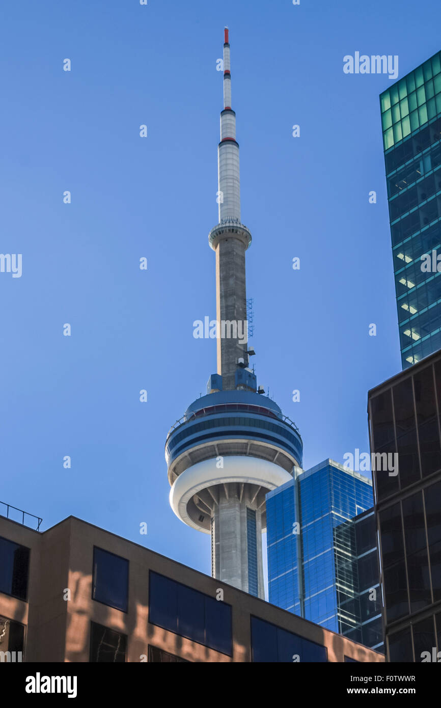 CN Tower, TORONTO, ONTARIO, CANADA - circa 2008. La TOUR DU CN est un 553,33 m de haut (1 815,4 pi) communications concrètes et observ Banque D'Images