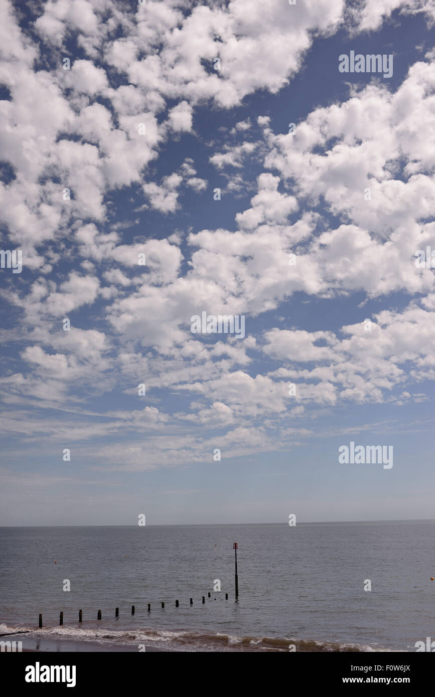 La formation de nuages sur Teignmouth front de mer. Banque D'Images