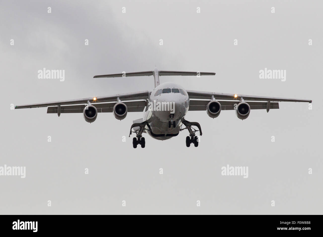 CityJet un Avro RJ85-AE inscription RJI arrive sur terre à l'aéroport de Londres City LCY. Banque D'Images