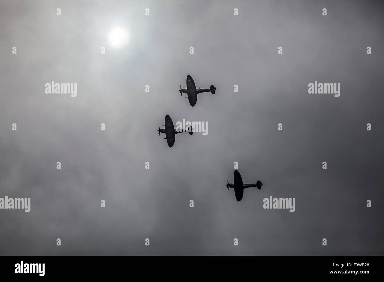 Spitfire décollant de Biggin Hill pour commémorer 75 ans depuis la bataille d'Angleterre. Banque D'Images