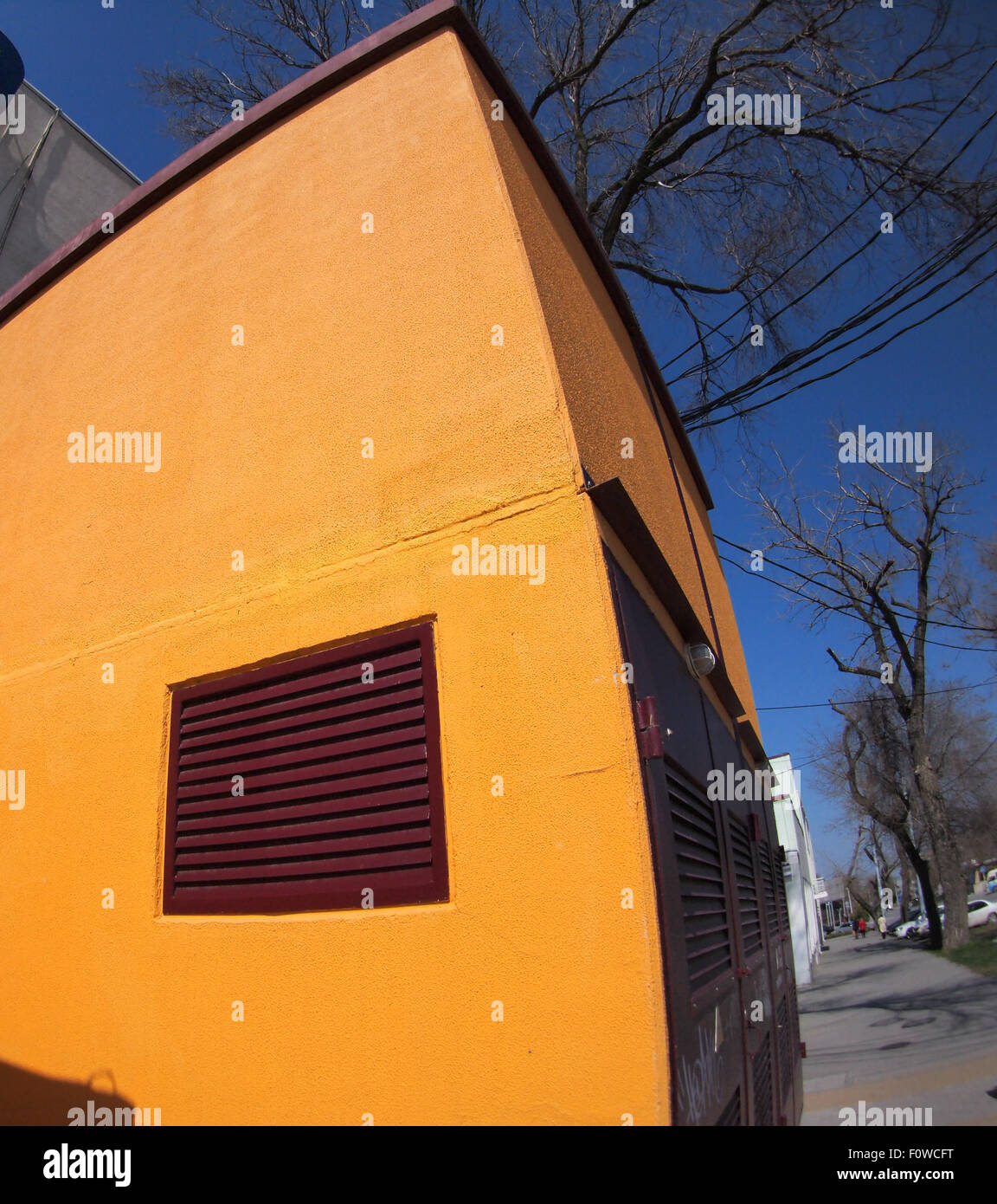 Poste de transformation électrique avec vue fisheye grand angle Banque D'Images