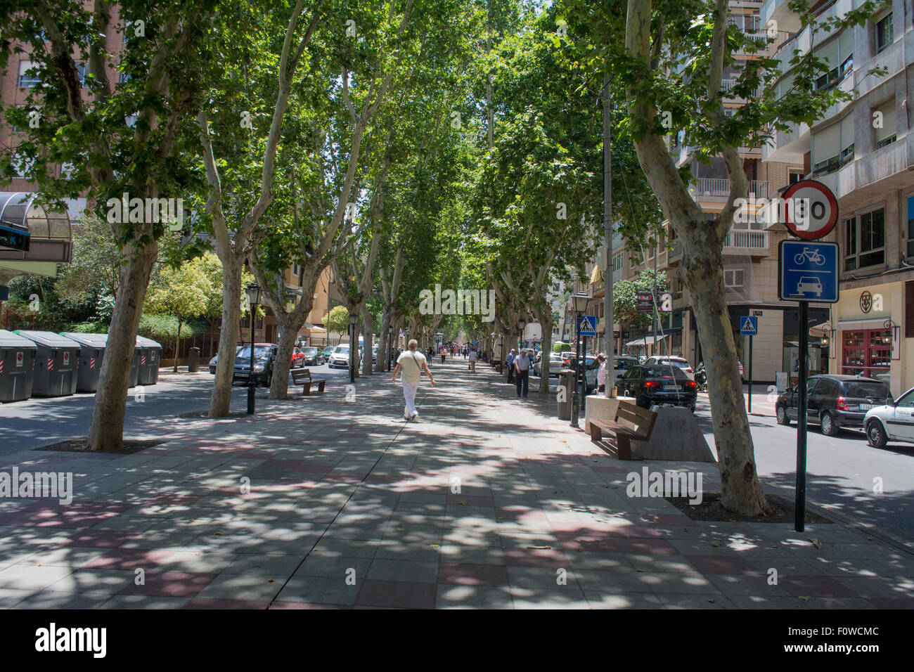 Cafés dans Av de Alfonso X el Sabio, ville de Murcie, Murcie, Espagne, Europe Banque D'Images