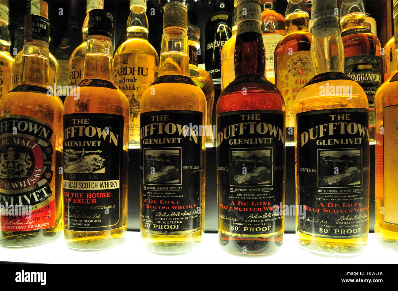 L'affichage des bouteilles de whisky écossais au "Scotch Whisky Experience' attraction dans Édimbourg, Écosse Banque D'Images