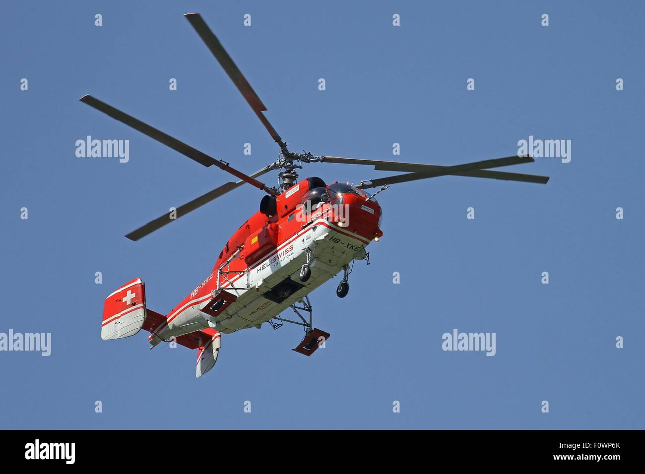 L'atterrissage d'hélicoptères Kamov à Locarno, Suisse Banque D'Images