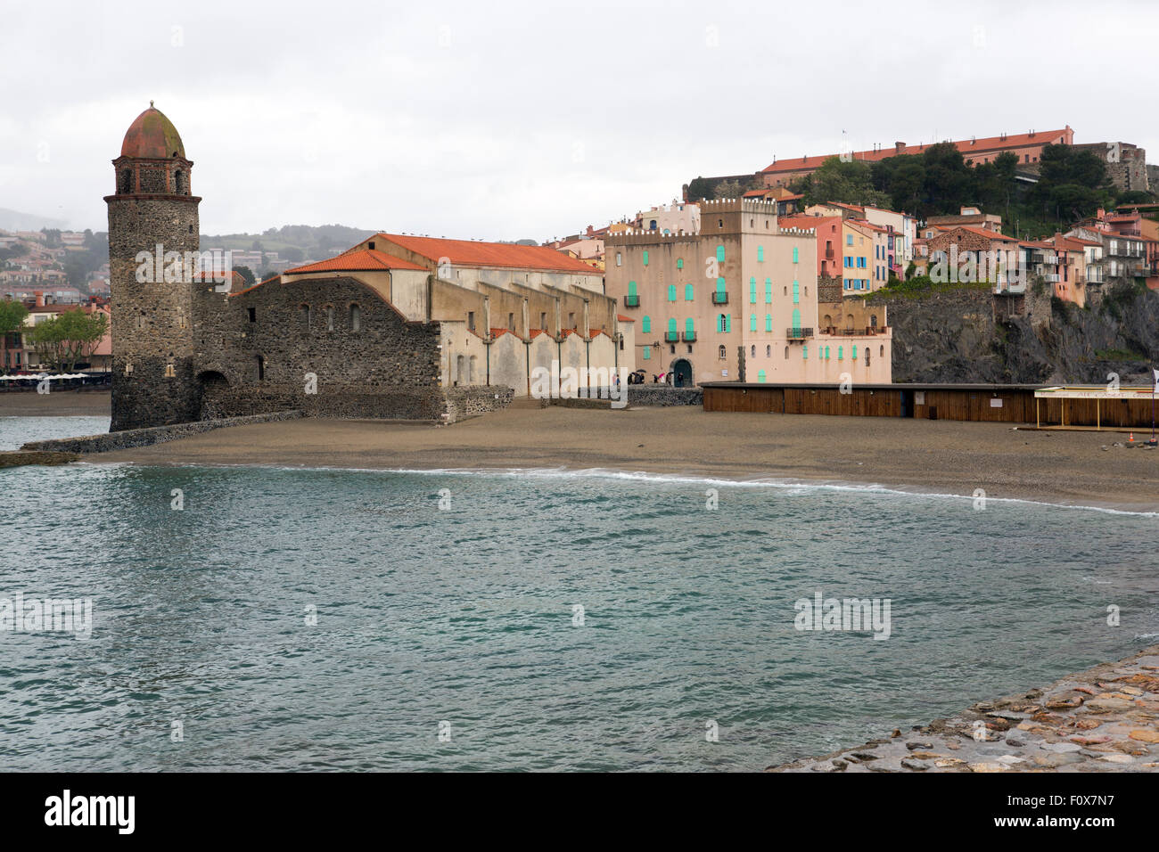 La ville de Collioure et la baie en France Banque D'Images