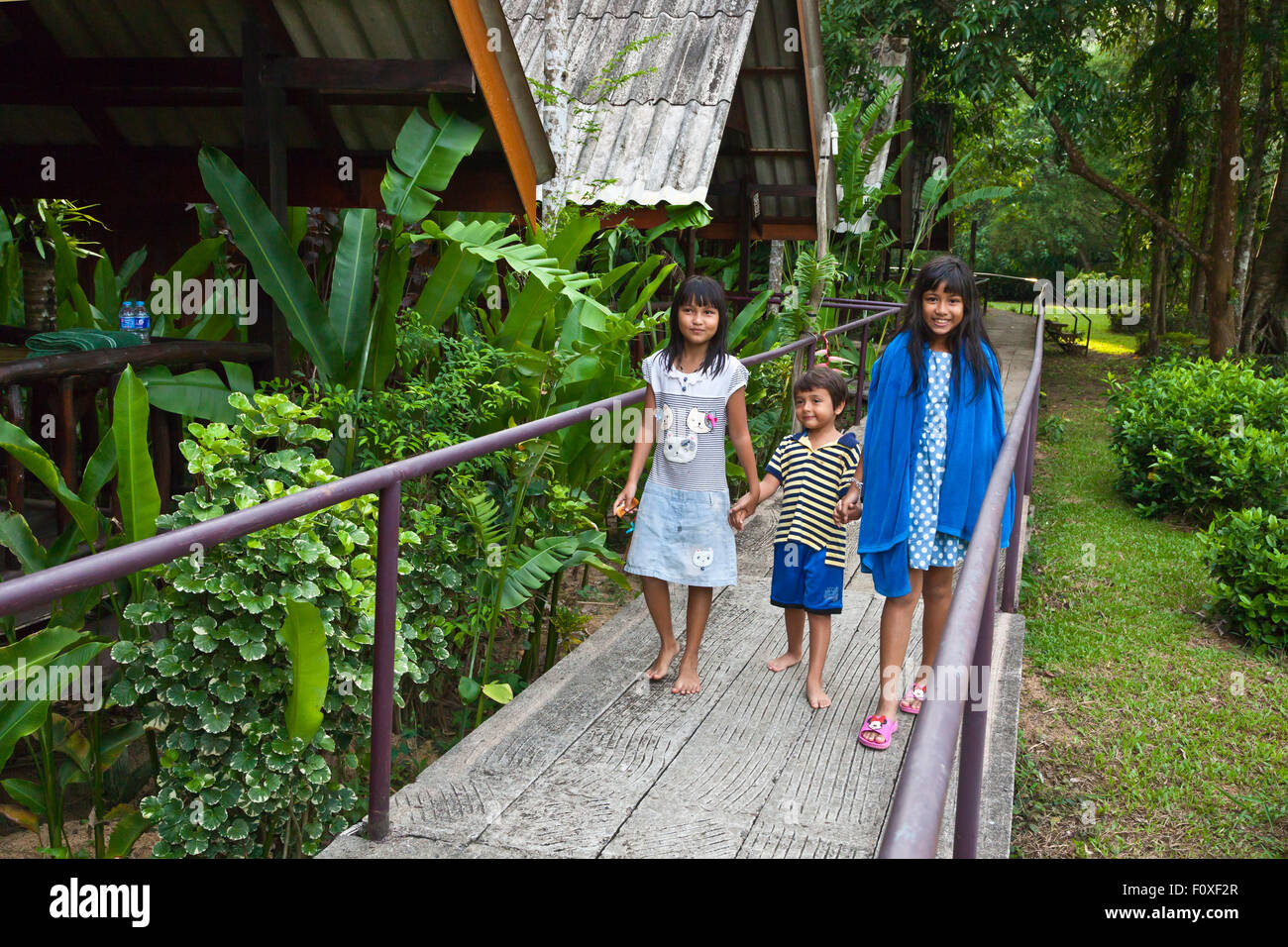 Le Riverside cottages à KHO SOK, un lieu de séjour idéal pour visiter Kho Sok Parc National et est une destination pour les enfants - Banque D'Images