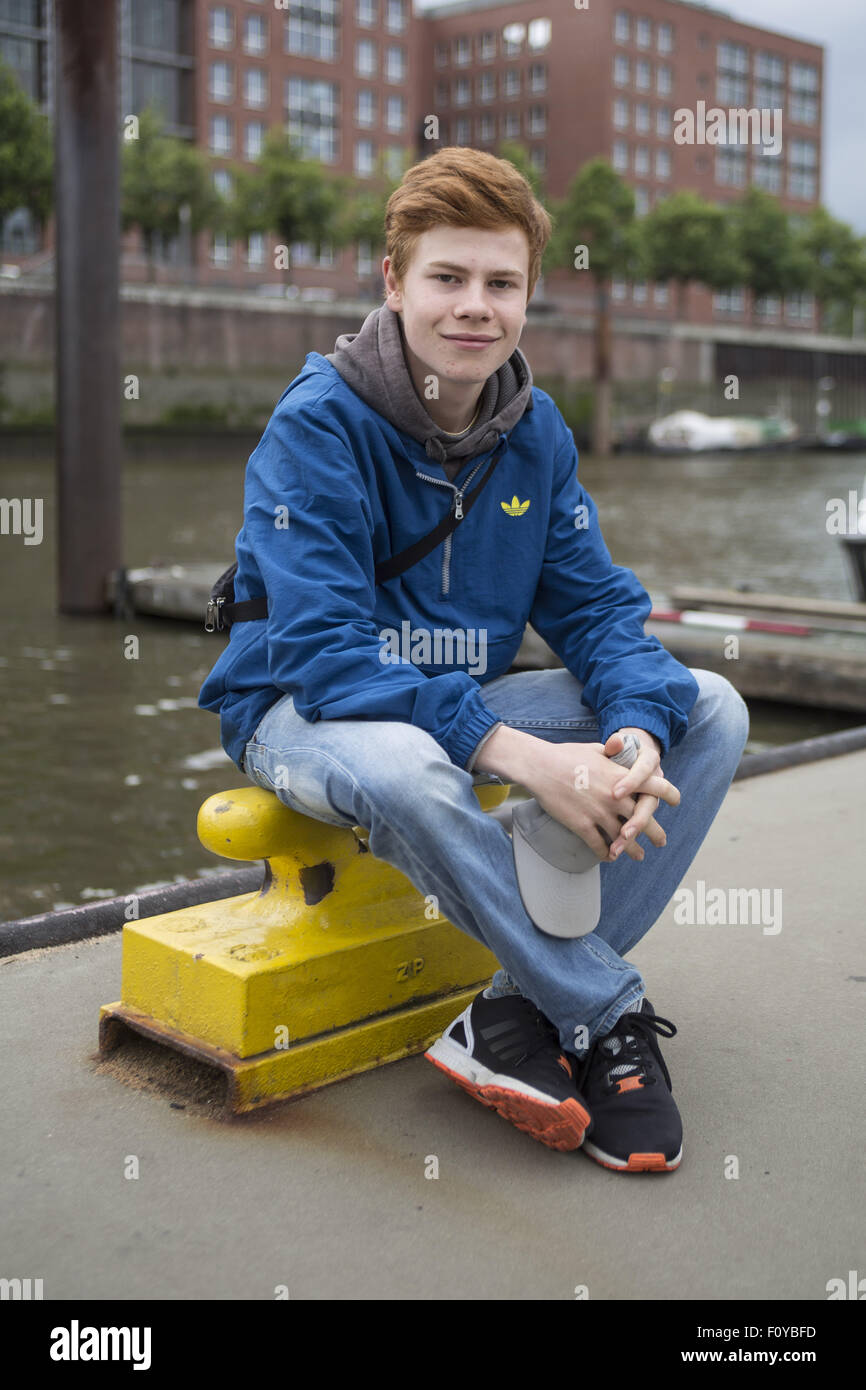 Les candidats au Prix 2015 Talents NDR sur une excursion en bateau à Barkassen Meyer comprend : Leon Seidel Où : Hambourg, Allemagne Quand : 22 Oct 2015 Banque D'Images