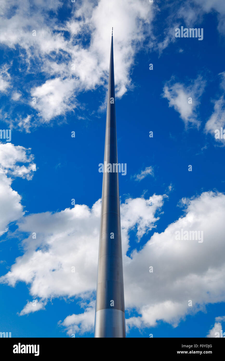 Le Spire de Dublin, Irlande, également connu sous le nom de Spike est un grand, 121,2 mètres de hauteur axe en acier inoxydable-comme monument Banque D'Images