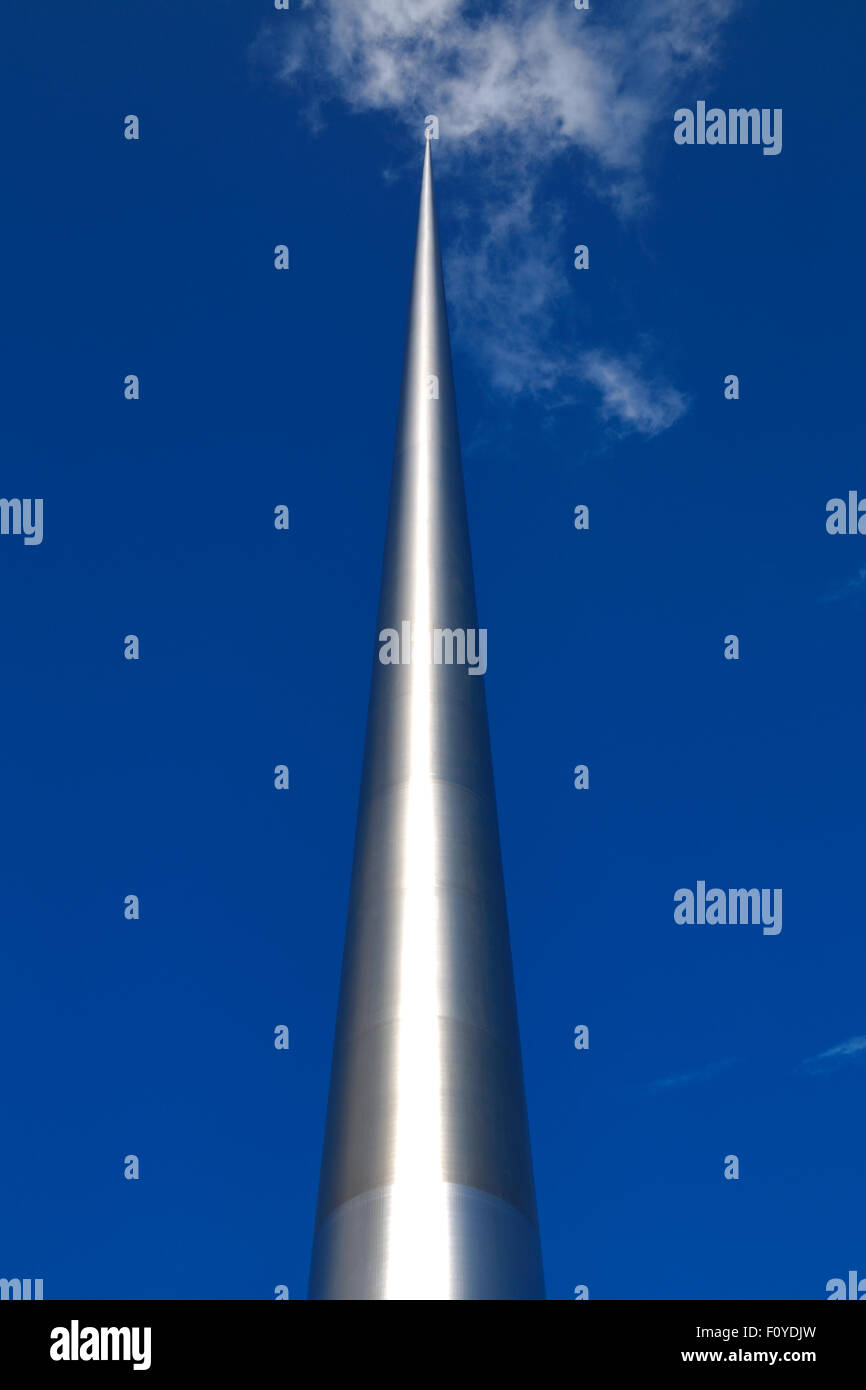 Le Spire de Dublin, Irlande, également connu sous le nom de Spike est un grand, 121,2 mètres de hauteur axe en acier inoxydable-comme monument Banque D'Images