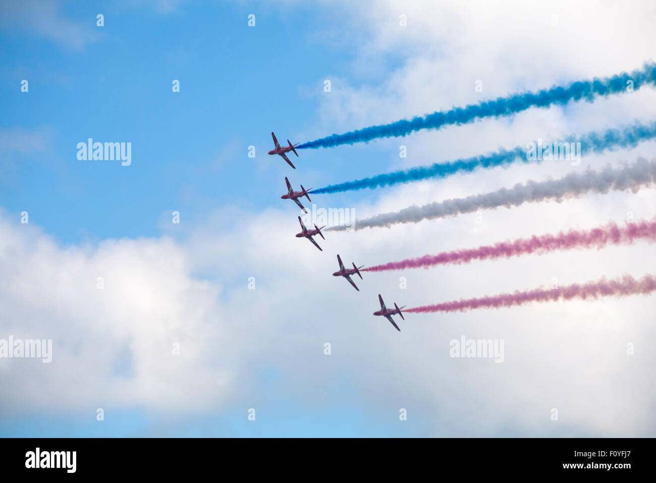 Bournemouth, Dorset, England UK. 23 août 2015. Les flèches rouges effectuer à la 8e édition du Festival de l'air de Bournemouth. Credit : Carolyn Jenkins/Alamy Live News Banque D'Images