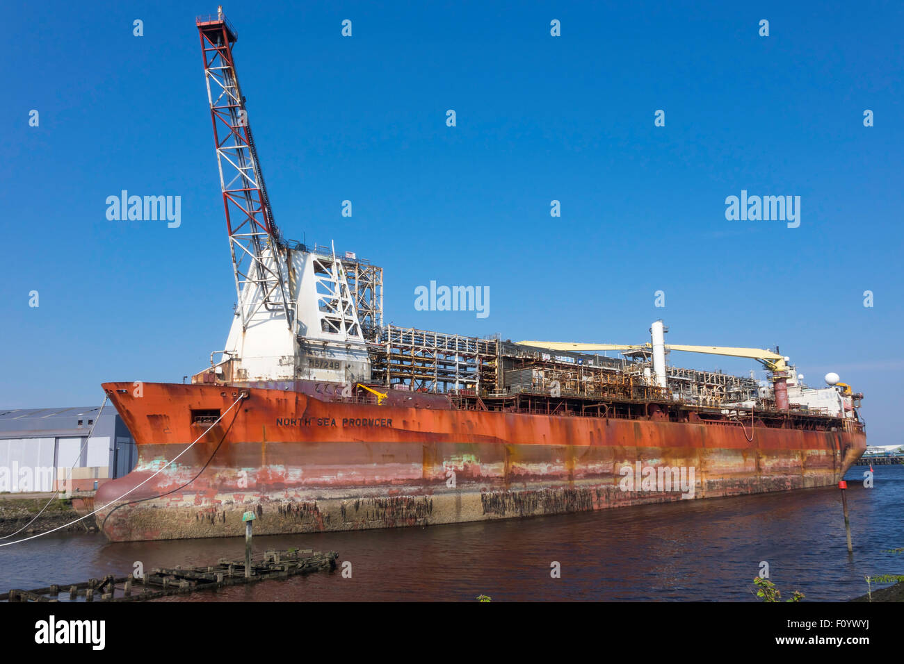 Mer du Nord, la production de pétrole offshore producteur système utilisé dans le champ pétrolifère de ConocoPhilips McCullogh démobilisés Middlesbrough 2015 Banque D'Images