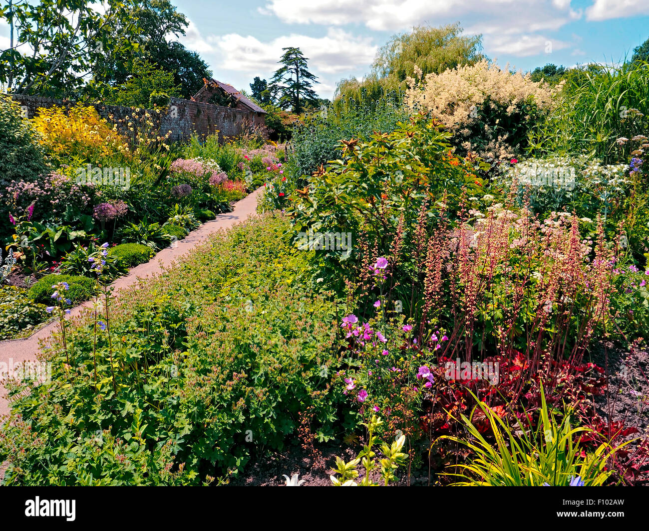 Fabuleusement paysage coloré de droit des jardins dans le parc du château Croft Banque D'Images