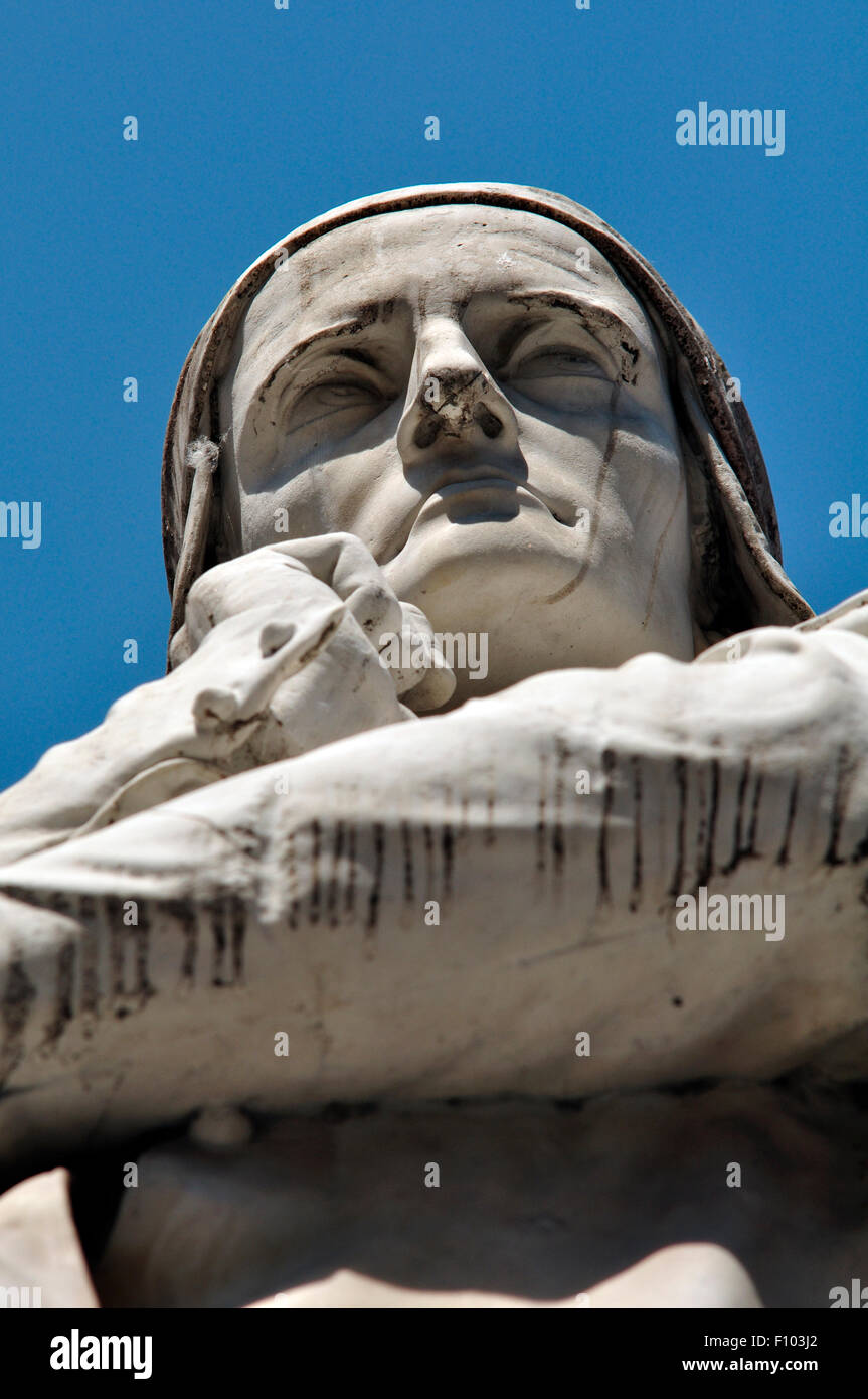 Italie, Vénétie, Vérone, Piazza dei Signori Square, Monument à Dante Aighieri Banque D'Images