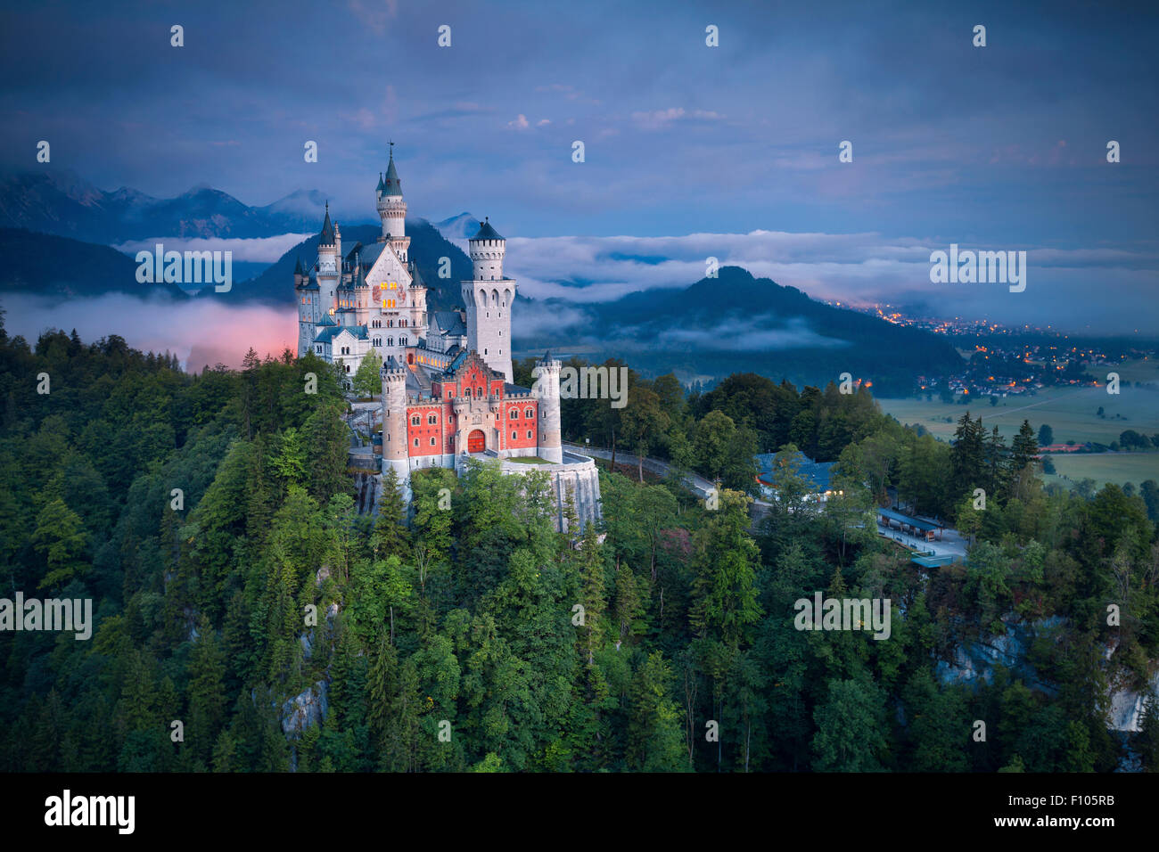 Le château de Neuschwanstein, Allemagne. Palais Renaissance sur une colline au-dessus du village de Hohenschwangau dans le sud-ouest de la Bavière, Banque D'Images