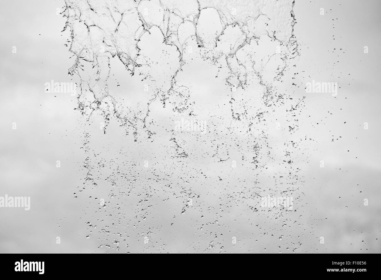 Splash d'eau tombant Banque D'Images