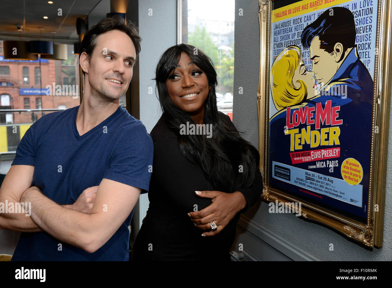 Mica Paris et Ben Lewis, stars de la comédie musicale Love Me Tender qui ouvre ce soir au nouveau théâtre Alexandra, Birmingham. 24 août 2015 Banque D'Images