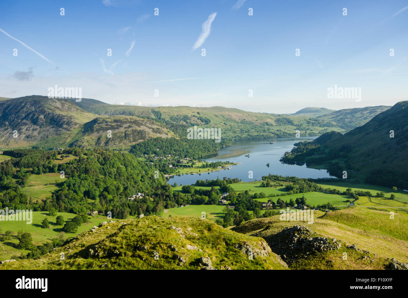 Afficher le nord plus de Ullswater, Cumbria, Lake District, England, UK. d'Oxford Crag, au-dessus de Penrith. De juin. Banque D'Images