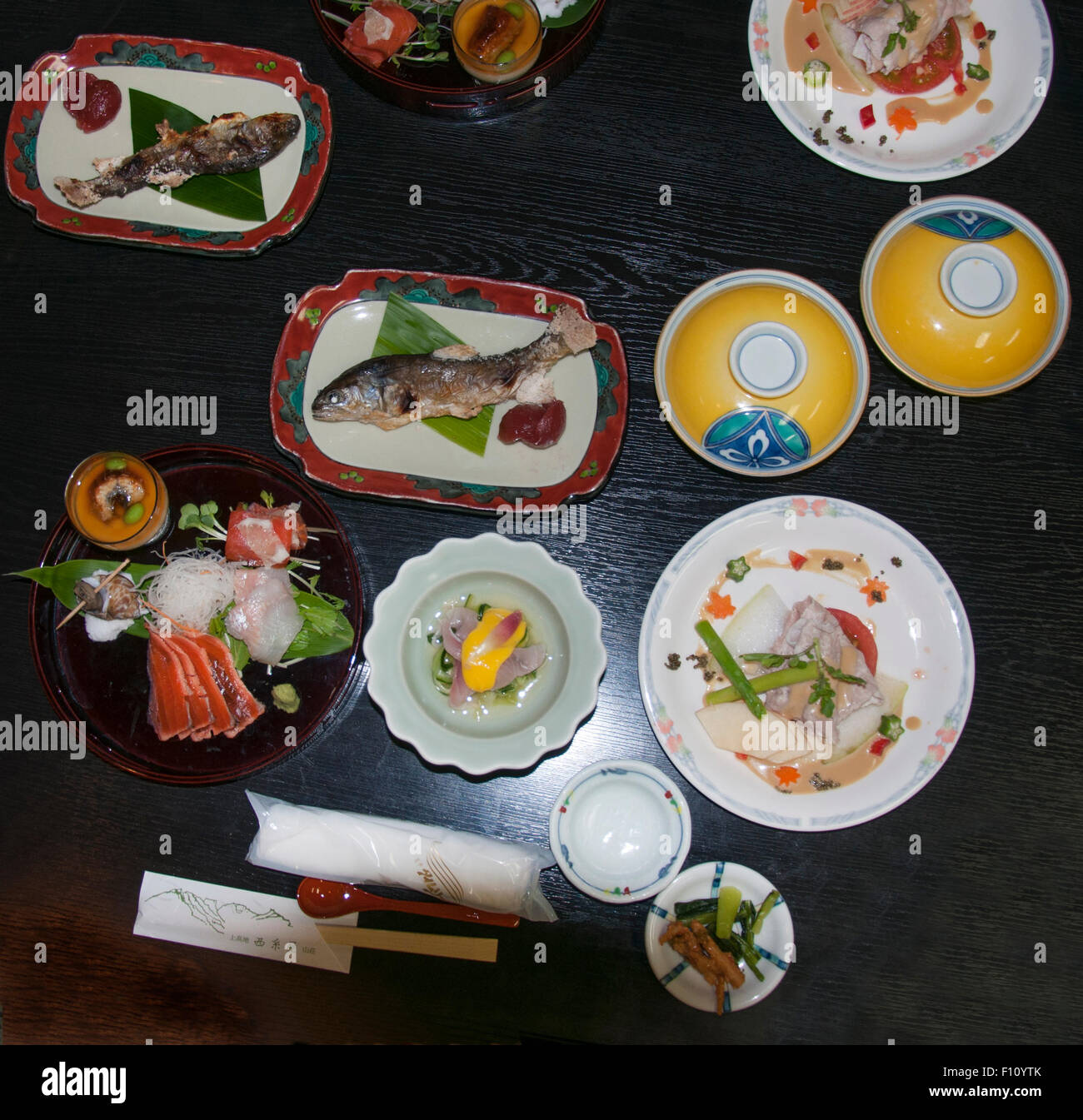 Un repas typiquement japonais. Banque D'Images
