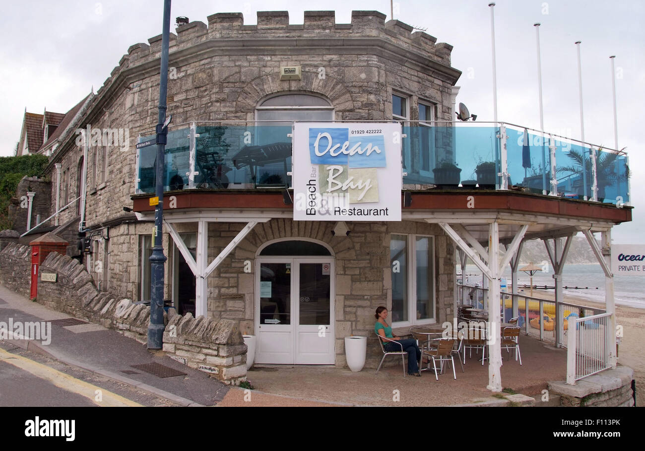 Ocean Bay Beach Bar & Restaurant, un café sur la plage de Swanage Dorset,en,Royaume-uni. a UK Food eat drink Banque D'Images