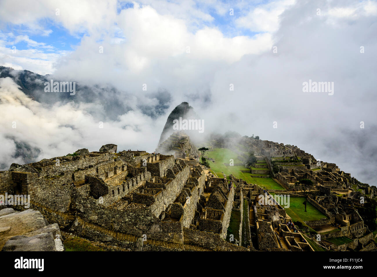 Vue aérienne de ruines de Machu Picchu en paysage à distance, Cusco, Pérou Banque D'Images