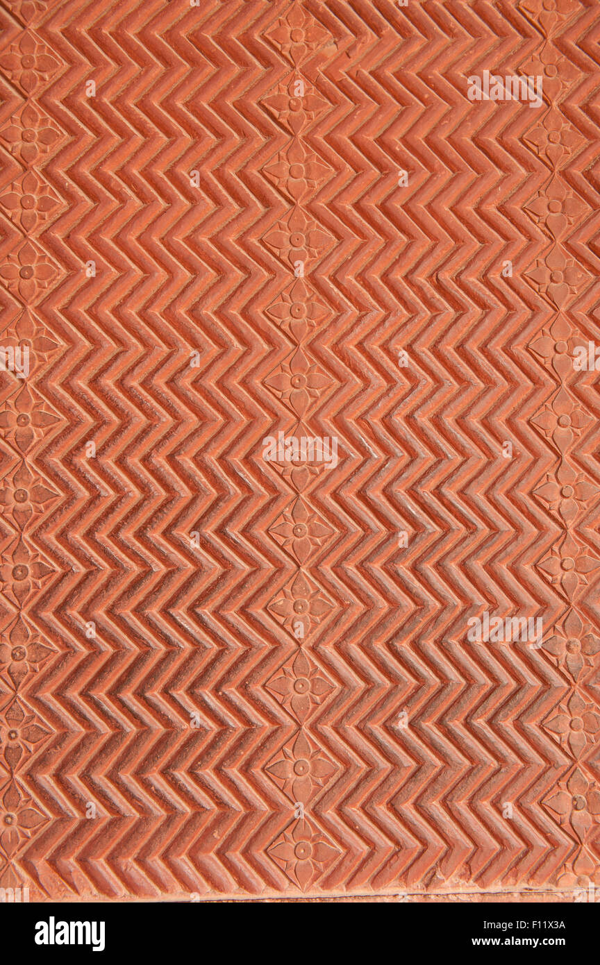 Fatehpur Sikri, Uttar Pradesh. La ville perdue de Fatehpur Sikri construit par l'empereur Akbar 16e siècle, abandonné 12 ans plus tard en raison d'un manque d'approvisionnement en eau. Détail de bord en zigzag. Banque D'Images