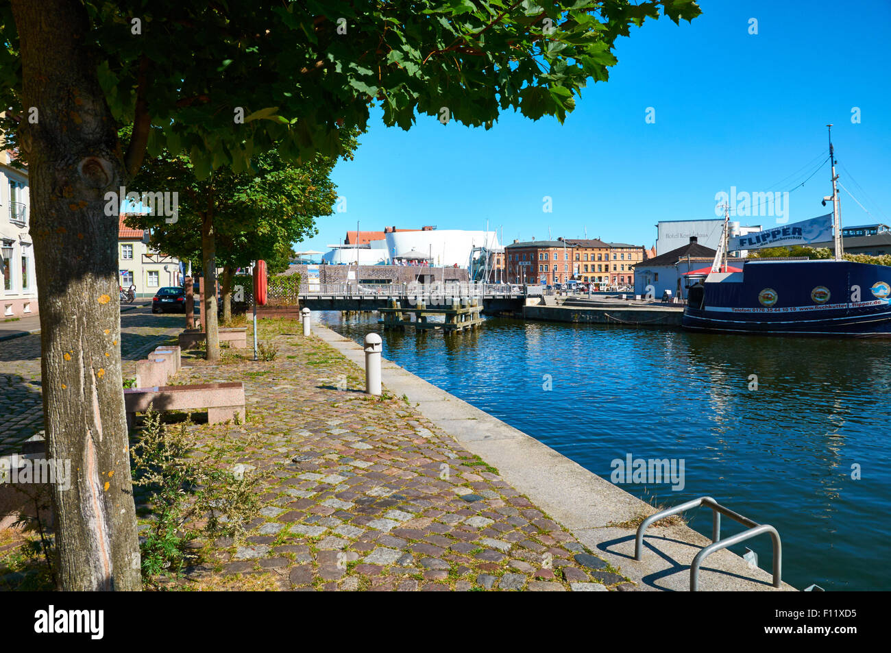 STRALSUND, ALLEMAGNE - 13 août 2015 : les rues du centre historique, le port de Stralsund Mecklenburg-Vorpommern, Allemagne Banque D'Images