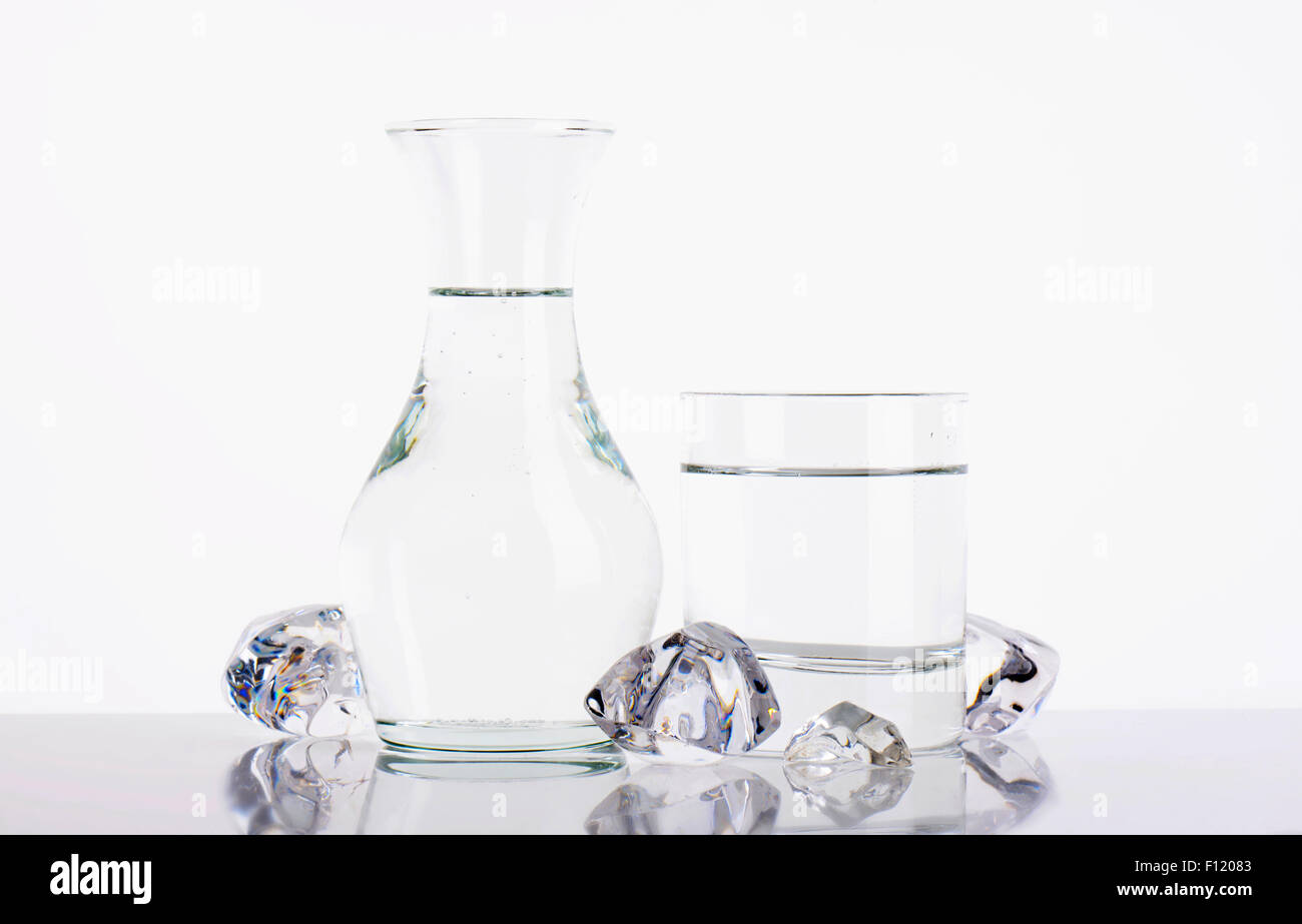 Carafe D Eau Et Verre Banque De Photographies Et D images Haute carafe-d-eau-et-verre-banque-de-photographies-et-d-images-haute