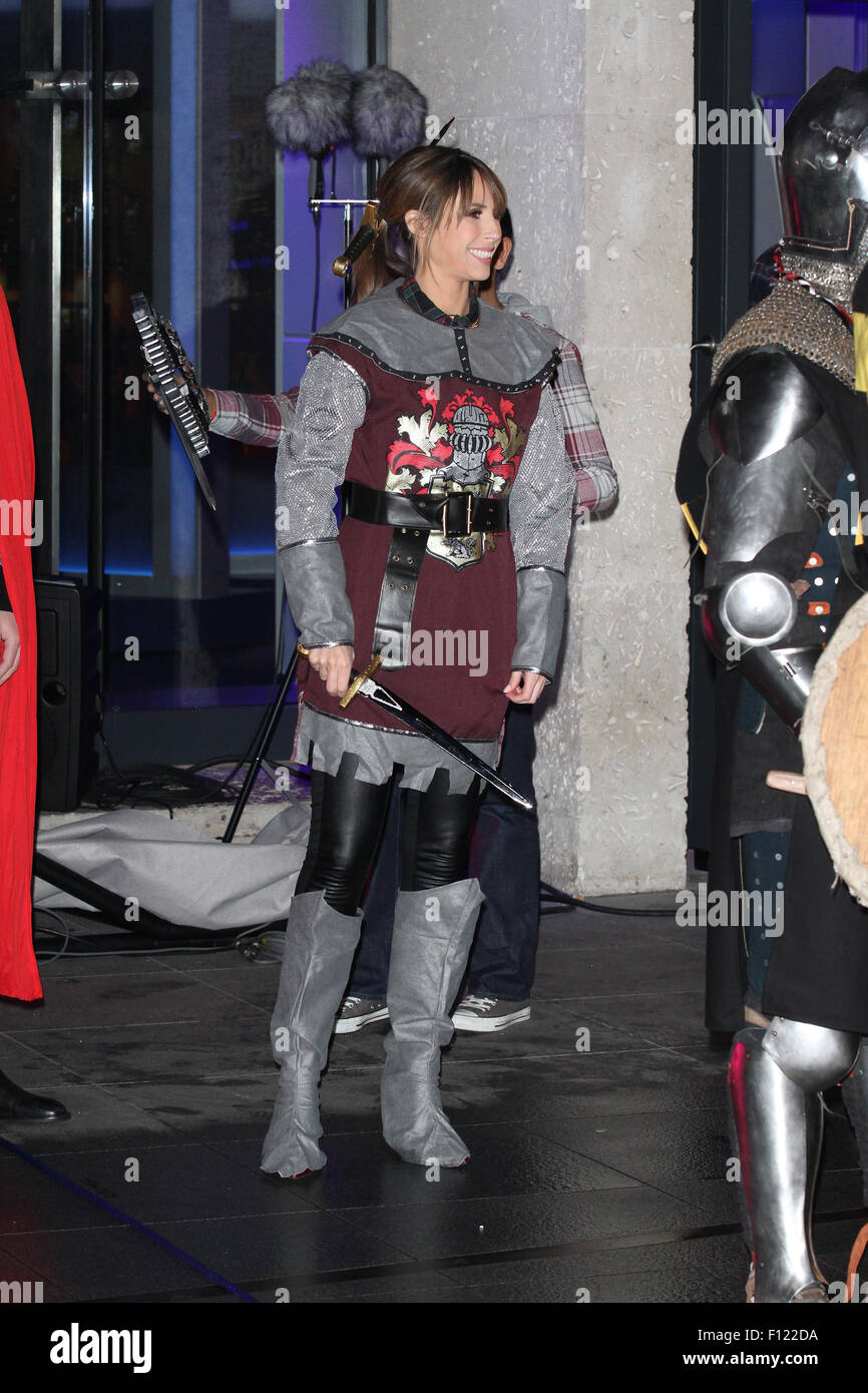 Chris Evens et Alex Jones tournage pour la BBC One Show en dehors de la BBC en 2014 Banque D'Images