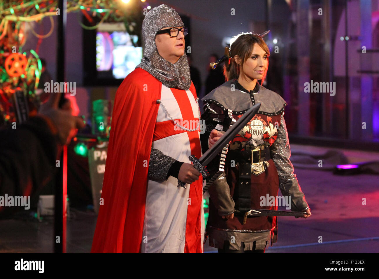 Chris Evens et Alex Jones tournage pour la BBC One Show en dehors de la BBC en 2014 Banque D'Images